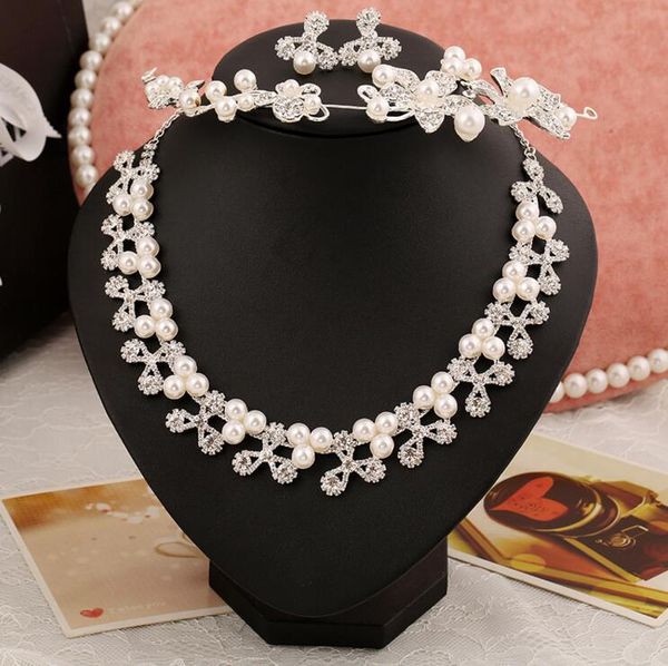 En Stock Livraison Gratuite Romantique Trois Pièces Collier Couronne Tiara Boucles D'oreilles Peals De Mariage Ensembles De Mariée Élégant Strass Pas Cher Vente Chaude