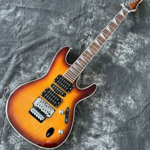 En stock guitarra eléctrica tremolo cuerpo ultrafino con chapa de arce tigre