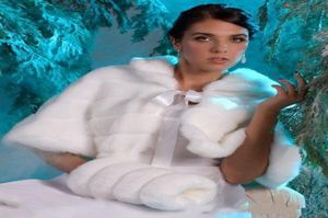 En Stock blanc ivoire fausse fourrure avec manchons veste de mariage enveloppes de mariée hiver plus chaud femmes châle Capes sur mesure taille 8842704