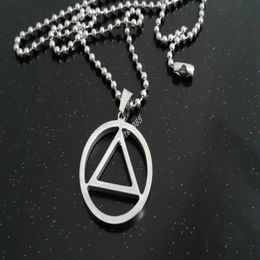 Im Okkultismus handelt es sich um das Thaumaturgische Dreieck-Kreis-Edelstahlanhänger-Amulett210U