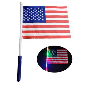 Onafhankelijkheidsdag American Flag Mini Hand WAVEND VLAG LED LADED BANNER MET PASTY POLE