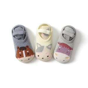 Chaussettes de sol antidérapantes pour bébé d'intérieur, chaussettes de sol pour enfants, automne et hiver, épaisses et chaudes, pour garçons et filles, chaussures et chaussettes en éponge