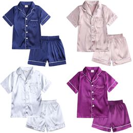 Baby baby 2pcs boy girl pamas zijden top broek met lange mouwen vaste button-down pyjama's satijnen nachthemd kind slaapwearf24525