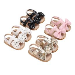 Infantile bébé fille chaussures enfant en bas âge appartements sandales Premium semelle en caoutchouc souple anti-dérapant été arc vague Point dentelle premier marcheur chaussures