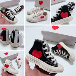 Baby grote kinderen gebreid spelen voor meisje jongens liefde canvas loopschoenen Designer baby jeugd kinderen ademend wit zwart kind klimmen casual YY5512