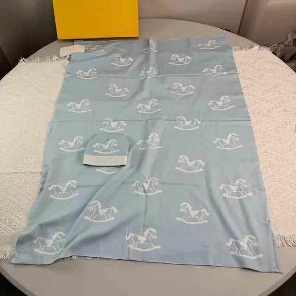 Bebé BlanketHat Bebé Rosa Caballo Ropa de cama Cochecito Súper Suave Cálido Niños Niñas Saco de dormir Niño Nido Conjunto de manta azul 240106