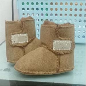 Diseñadores de lujo de moda Zapatos para niños pequeños Prewalker Botas más nuevas Zapatos de bebé de invierno Botas cálidas para niños y niñas recién nacidos Tamaño 11 cm-12 cm-13 cm