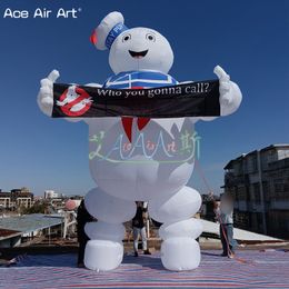 Gonflable Stay Puft Marshmallow Man (Ghostbusters) avec bannière de slogan publicitaire sur 2 mains pour la décoration de jardin d'Halloween