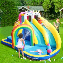 Château de licorne gonflable avec toboggan à deux toboggans d'eau pour les fêtes pour enfants Backyard Jumping Bounce House avec eau pulvérisation piscine d'eau arc-en-ciel arch Park Play Funhouse