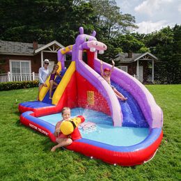Opblaasbare waterglijbaan met ventilator het speelhuis voor kinderen achtertuin binnen of buiten speelplezier springkasteel nijlpaard themapark zwembad voor nat en droog spuitspeelgoed tuin
