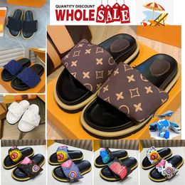 2024 Designer Pool Pillow Sandals paren slippers Men vrouwen zomer sandalen beroemde designer dames dia's met doos 36-45