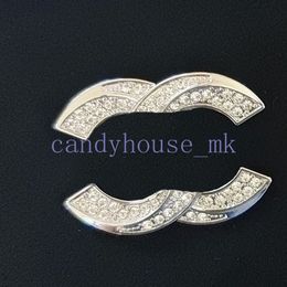 Inclay Diamond Brooch Designer Bijoux broches broches Crystal Pins Lettre de marque 18K Gold Mariage Party Gift Cons