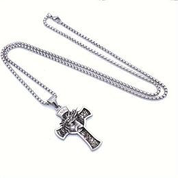 Collier Inri Christ, collier pendentif croisé avec couronne d'épines Jésus