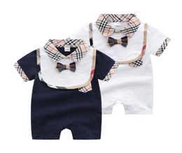 Ins Baby Boys Girls Clothes Plaid Bib Bib Set Body Tentifit Cotton Nouveau-Born Summer Scorsve Romper Kids Designer Infant Ju5658205