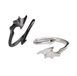 Ins Black And White Angel Devil Wing Couple de mariage Bonne de mariage Men and Women Design Simple Design Open Ring Romantic Valentine039s Day Gift 9328384