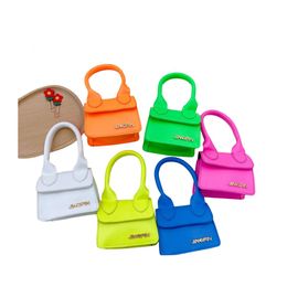 INS enfants sacs à main de couleur fluorescente filles de mode bonbons coloré sac à bandoulière unique enfants métaux lettre appliques sacs de messager Q5285
