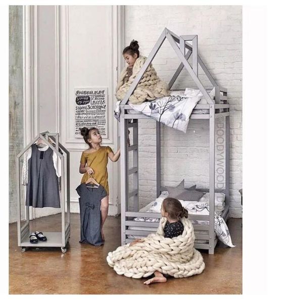 Perchero de ropa de madera maciza para niños Ins, muebles para niños, estantes de tela para rellano de chimenea móvil, colgador de exhibición para modelo de casa para niños