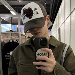 Ins Fashion Rivet Love Sticker Baseball Caps voor Vrouwen Koreaanse Niche Street Hip Hop Lente en Zomer Zonnebrandcrème Heren Hoeden 240311