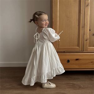 Ins Girls Cotton Linen Falbala Robes Lolita Kids Square Collar Coucs Puff Sleeve Princess Robe Automne Enfants Softs confortables Vêtements Z4285