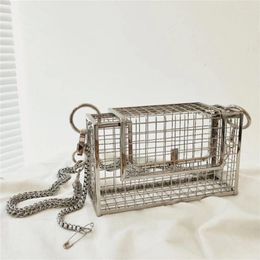 Ins Hollow Out Clutch Bird Femmes Sac à main Tote Metal Cage Girls Top-Handle Sacs Purse Fashion Party Pouch Souching Sac Y201224 240N