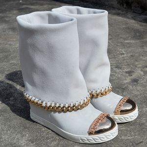 Ins femmes jante chaînes daim cuir bottes or métal orteil intérieur talon compensé hauteur augmentant femme semelle en caoutchouc sans lacet mi chaussons