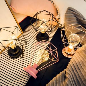 Ins Iron Geometric USB Lamp Decoratie Creative Metal Candlestick Retro Led Light Ornament Desktop Diy Home Figurine Decor Craft Y200104