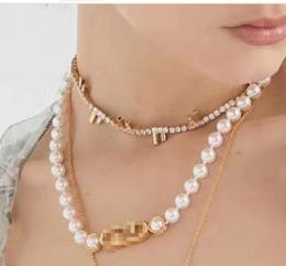 Collier INS Nouveau dans le collier de chaîne de bijoux fins de luxe pour les femmes pendentif k Gold Heart Designer Ladies Fashion perle Saturne trombone