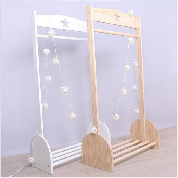 Ins Nordic Windstar cintre armoires pour enfants magasin de vêtements en bois massif simple suspendu cintres de sol présentoir de chambre d'enfants