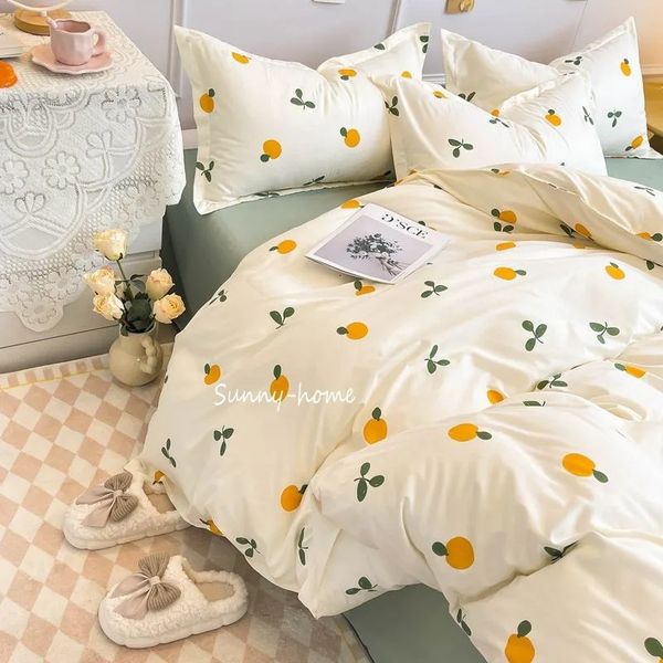 Ensemble de couvercle de couette de style inscrit avec taies d'oreiller en feuille plate