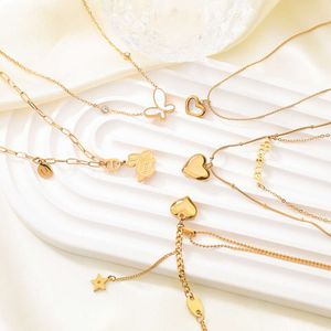 INS Style collier multi couches en forme de coeur pendentif collier lumière luxe tempérament lettre chaîne collier femme