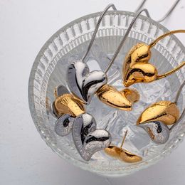 INS-stijl nieuwe gouden overdreven grote hartvormige roestvrijstalen oorbellen, niet-vervagende accessoires voor dames