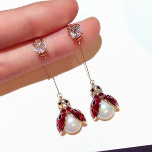 Ins Trendy Fashion Designer Diamond Zircon Mignon Beetal Elegant Pearl Pendant Drop Stud Boucles d'oreilles Chandelier pour les filles