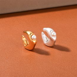 Ins Design unique vis arrière géométrique métal givré Texture perle oreille pince pour les femmes sans percé mode tout-match bijoux accessoires