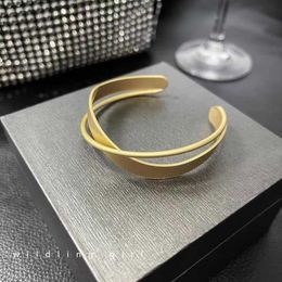 Ins wave mode armband gepersonaliseerde bangle matte minimalistische metalen stijl ontwerp armbanden klassieke mode sieraden voortreffelijk cadeau erg