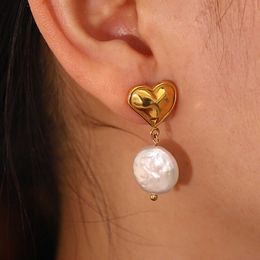 Instagram Franse stijl Nieuwe 18K vergulde roestvrijstalen hart Barokke Pearl Pendant oorbellen Trendy oorbellen