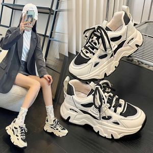 Instagram sportversie Koreaanse dames dikke Soled Dad 2024 Spring Nieuwe Student Ademende Hoogte toenemende casual schoenen 25498 66444