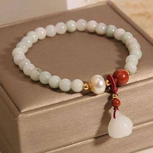 Instagram -stijl zoetwater parel Pearl Crystal Single Loop modieuze dames Jade Lotus Crown Pendant armband sieraden