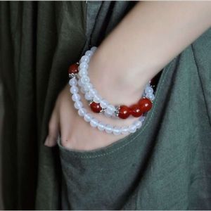 Instagram -stijl wit kristal met meerdere lussen, rode agaat -armbandjuwelen voor dames