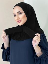 Instant Hijab Cap Snap Fastener Mode musulmane Voile Dernier Turban pour femmes Underscarf Caps Coton Jersey Undercaps Neck Cover 240227