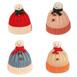 Bérets isolés Hood Enfants en tricot au chapeau en tricot