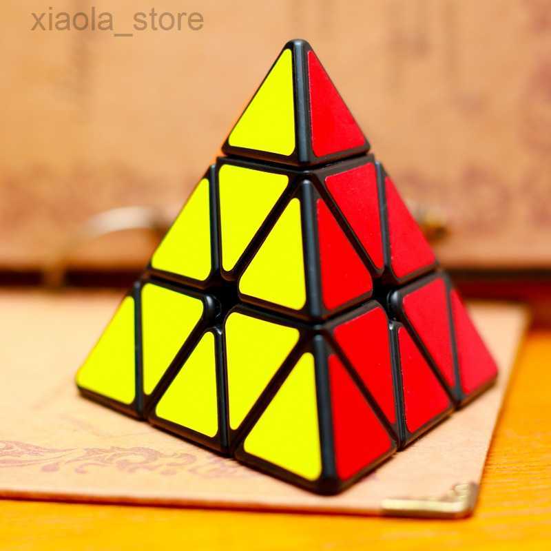 Intelligens Toys Qiyi 3x3x3 Rubix Cube Triangle Speed ​​Magic Cube Rubico Professional Magic Cube Puzzles Colorful Education Toys for Kids