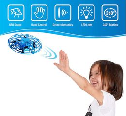 Induction intelligente UFO mini quadcoptère gesture geste détection intelligente avion volant hélicoptère Toy RC Drone pour enfants cadeaux pour enfants xm9691716