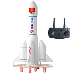 Intelligente Uav Afstandsbediening Space Rocket RC Astronaut Shuttle Mini Drone Met LED Fire 360 Roll Quadcopter Vliegtuigen Kids Gift Toy 230607