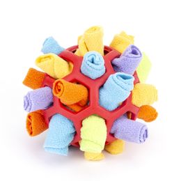 Les jouets interactifs de puzzle de chien encouragent les compétences naturelles de recherche de nourriture Portable Pet Snuffle Ball Toy Slow Feeder Formation Jouet éducatif 220801
