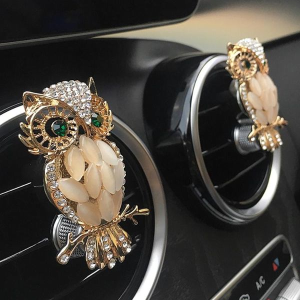 Decoraciones interiores 2023 Moda Diamond Car Air Freshener Caja de regalo Perfume Buen olor Fragancia Bling Accesorios para mujer