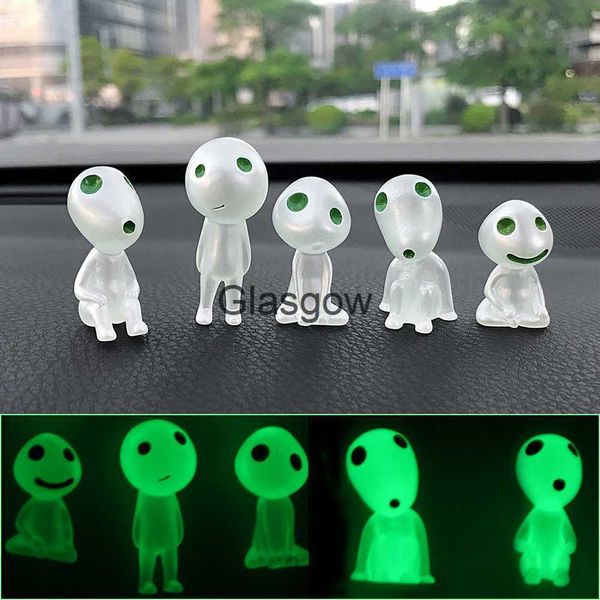 Decoraciones interiores 5pcslot Resina Árbol Elfos Muñeca Automotriz Interior Tablero Decoración Coche Adornos Bosque Espíritu Elfo Para Princesa Mononoke x0718