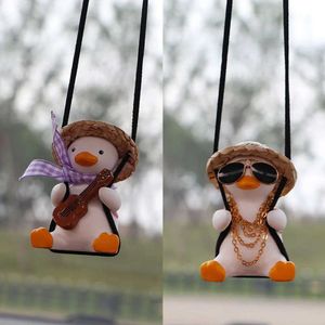 Interieurdecoraties Auto hanger schattig anime kleine eend swing auto achteruitkijk spiegel hangende ornamenten interieur decoractie accessoires voor meisjes geschenken t240509