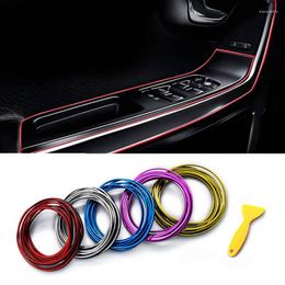 Decoraciones interiores Estilo de coche Universal DIY Moldura flexible Tiras de ajuste Accesorios Decoración Tira Tablero 5M Etiqueta de borde