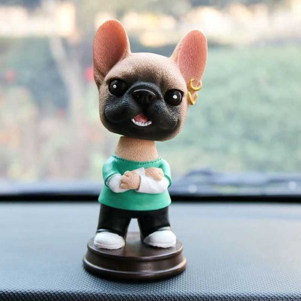 Décorations intérieures cool puif hodding chien voiture tableau de bord de tableau de bord toys bobblehead car accessoires intérieurs secoue figures de tête mignon cadeaux d'ornement de voiture t240509