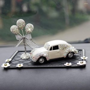 Décorations intérieures Décoration de voiture créative Diamond Crystal Mode Modèle arôme